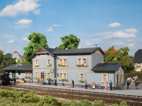 Auhagen 11329 - H0 - Bahnhof Radeburg